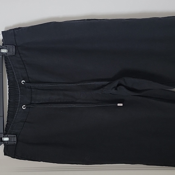 Chico's Size 0.5P Black Drawstring Waist Linen Pants.  Gently Used Condition - Picture 2 of 12